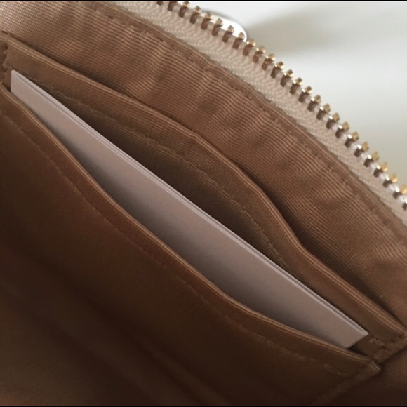 COACH Corner Zip Wristlet Purse Bag Rare - Picture 4 of 4